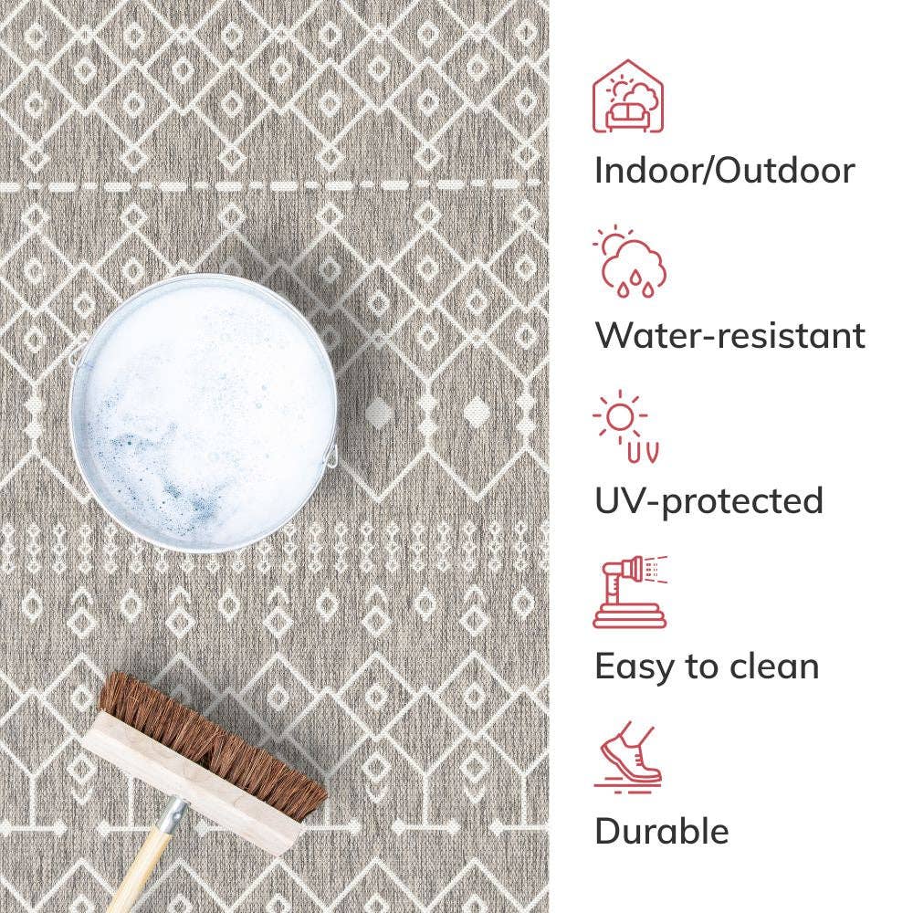 Nord Moroccan Tribal Indoor Outdoor Light Grey Flatweave Rug: 5'3" x 7'3"