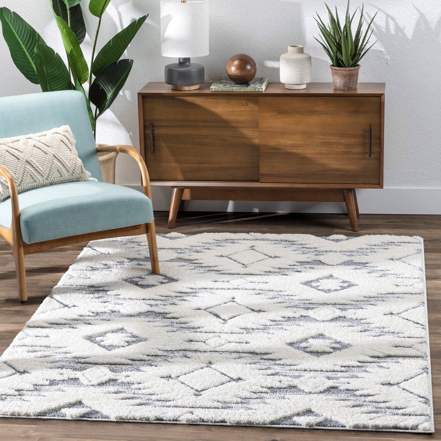 Ares Moroccan Diamond Trellis Grey High-Low Shag Rug: 5'3" x 7'3"