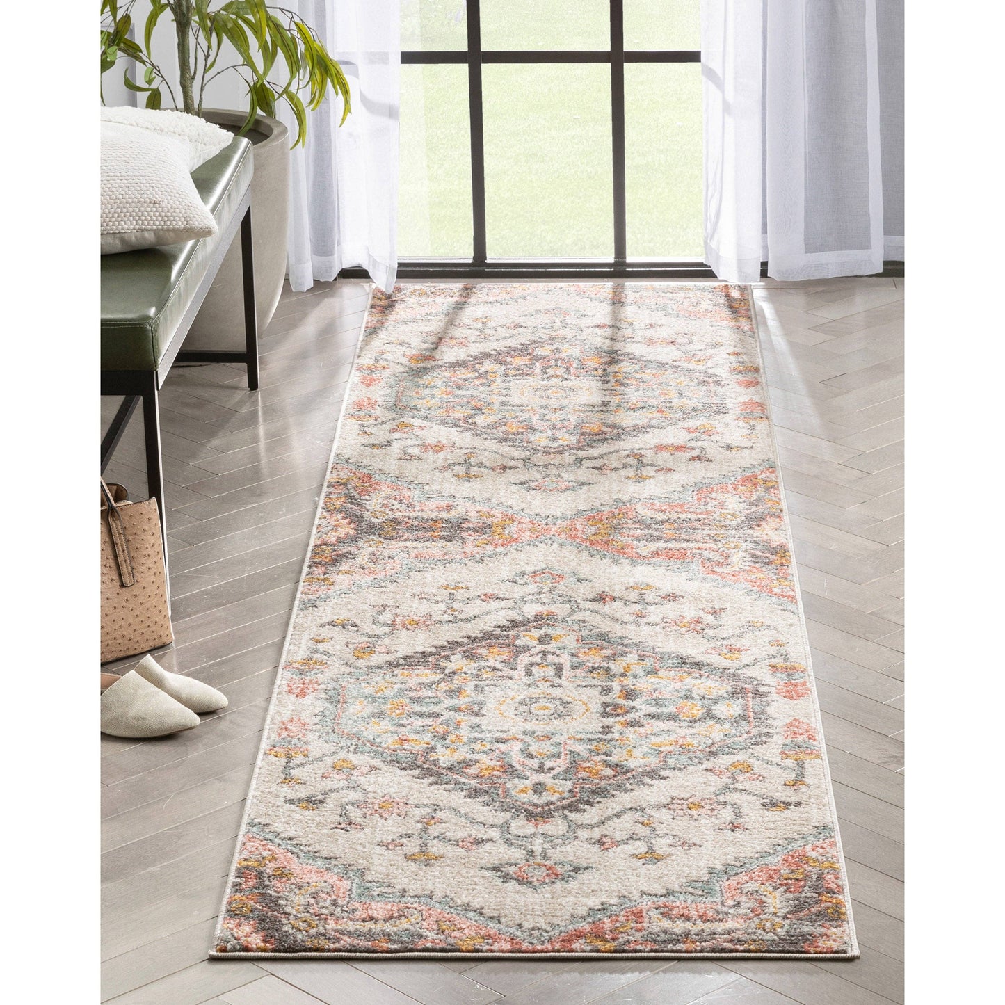 Gwendolyn Blush Bohemian Oriental Medallion Rug: 5'3" x 7'3"
