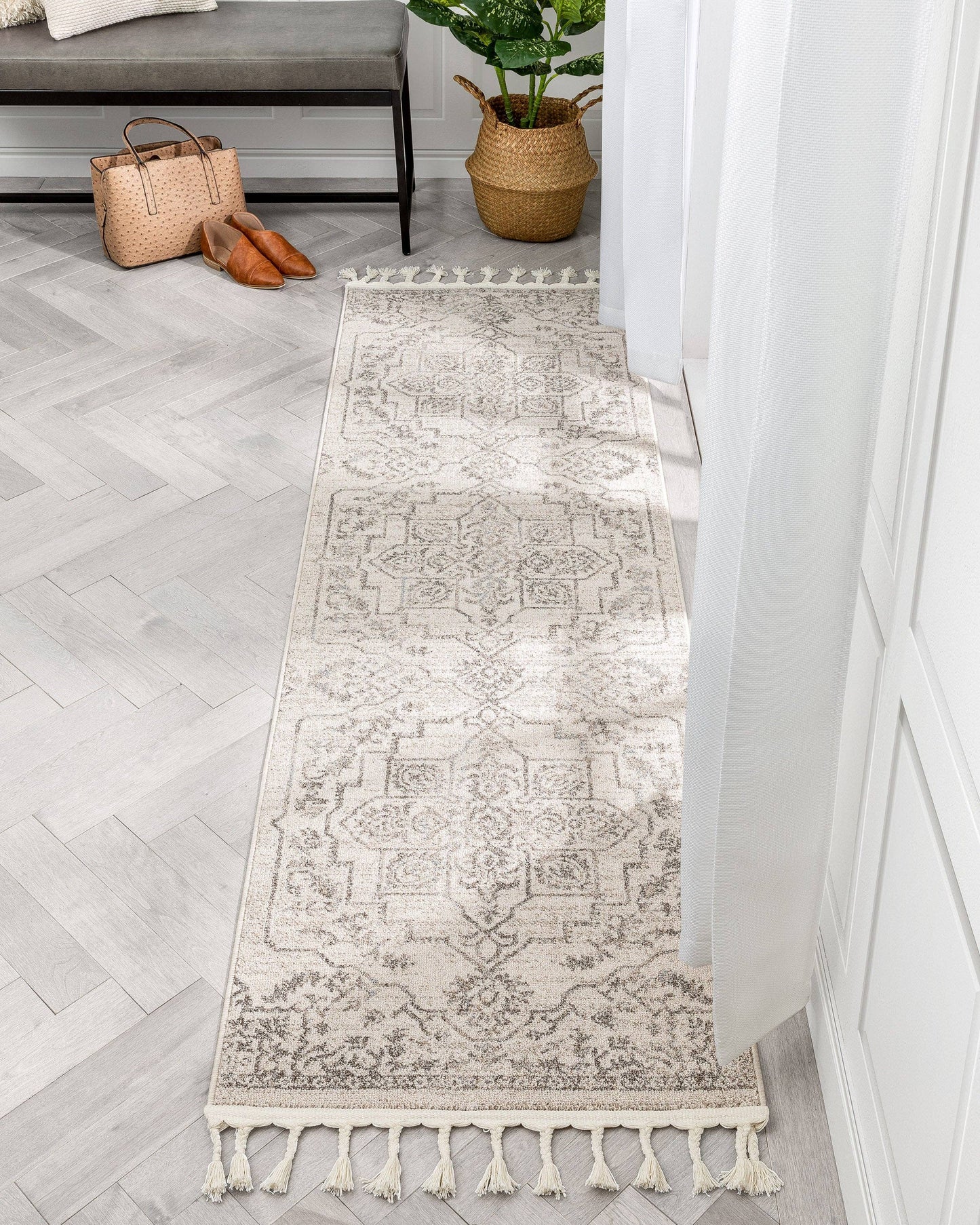 Valentina Oriental Medallion Pattern Brown Beige Kilim-Style: 5'3" x 7'3"
