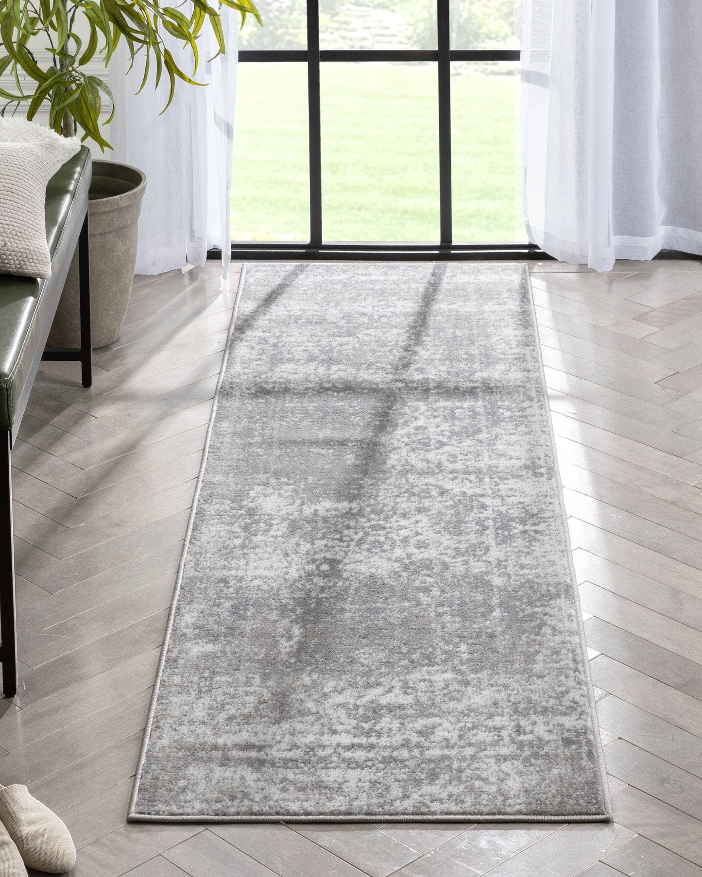 Thiva Vintage Oriental Floral Pattern Ivory Rug: 5'3" x 7'3"