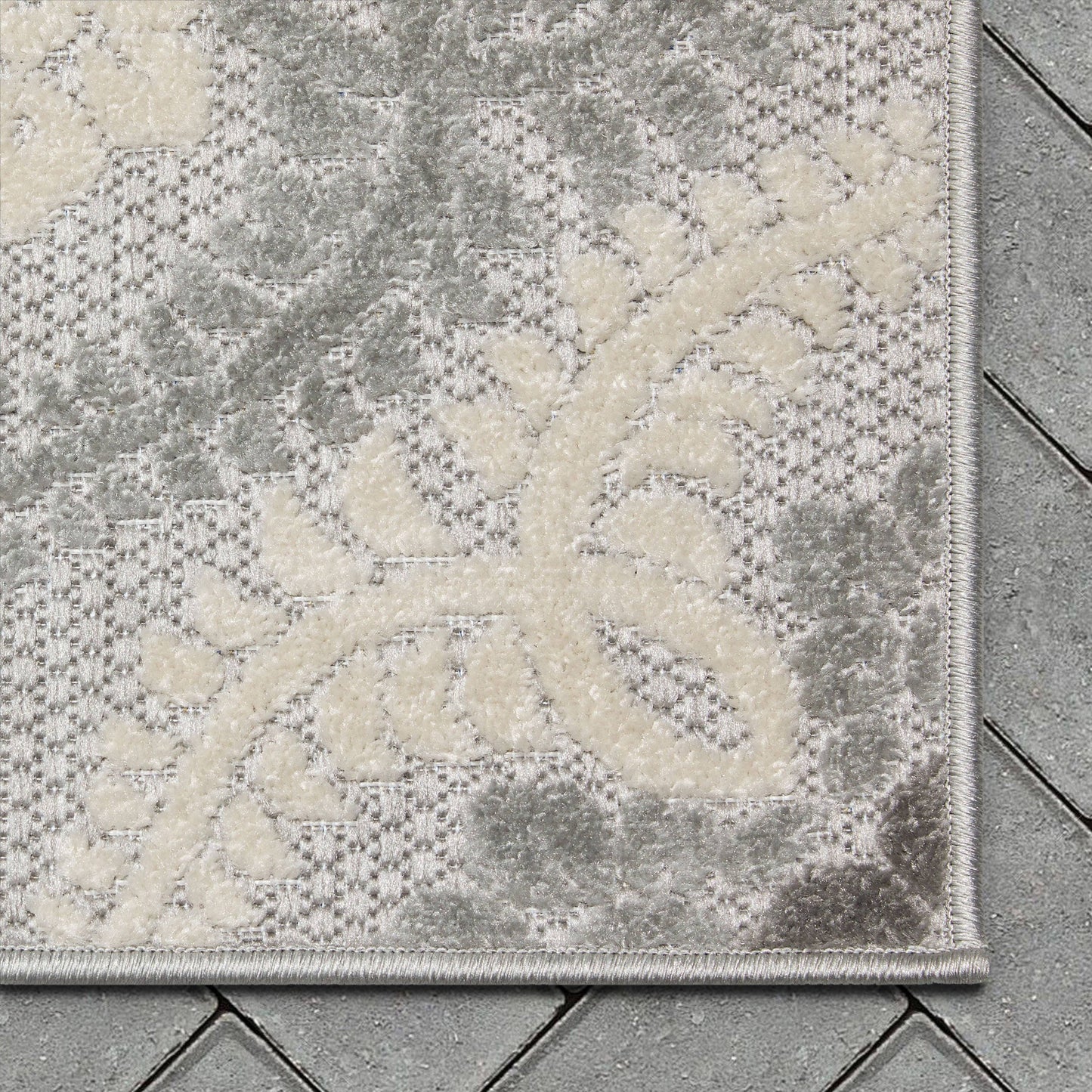 Loewy Modern Geometric Indoor/Outdoor Grey High-Low Rug: 5'3" x 7'3"