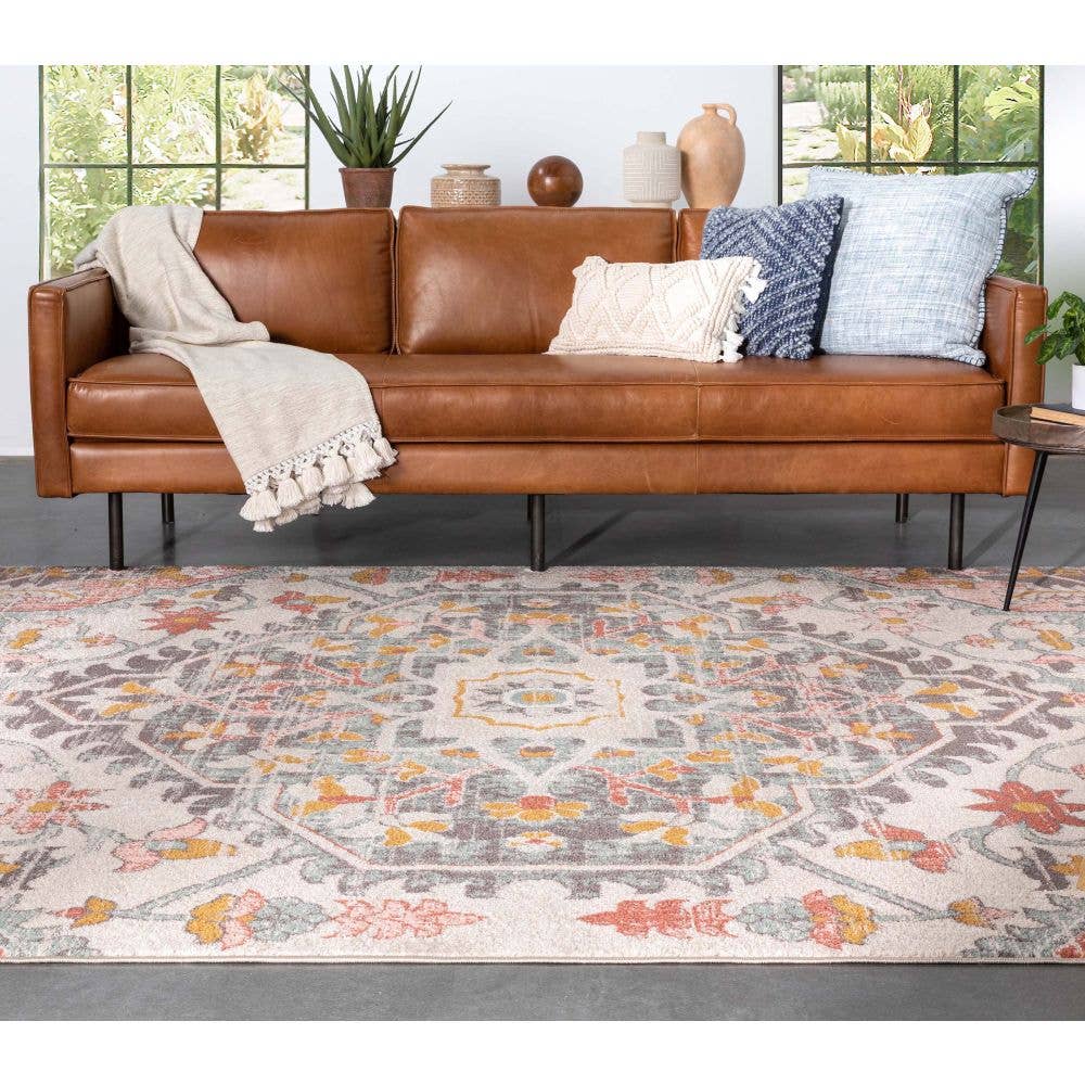 Gwendolyn Blush Bohemian Oriental Medallion Rug: 5'3" x 7'3"