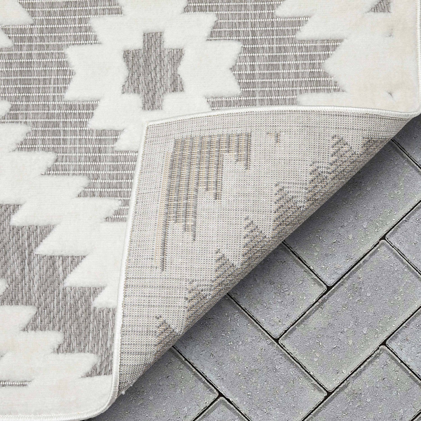 Keiko Tribal Moroccan Indoor/Outdoor Grey High-Low Rug: 7'10" x 10'6"