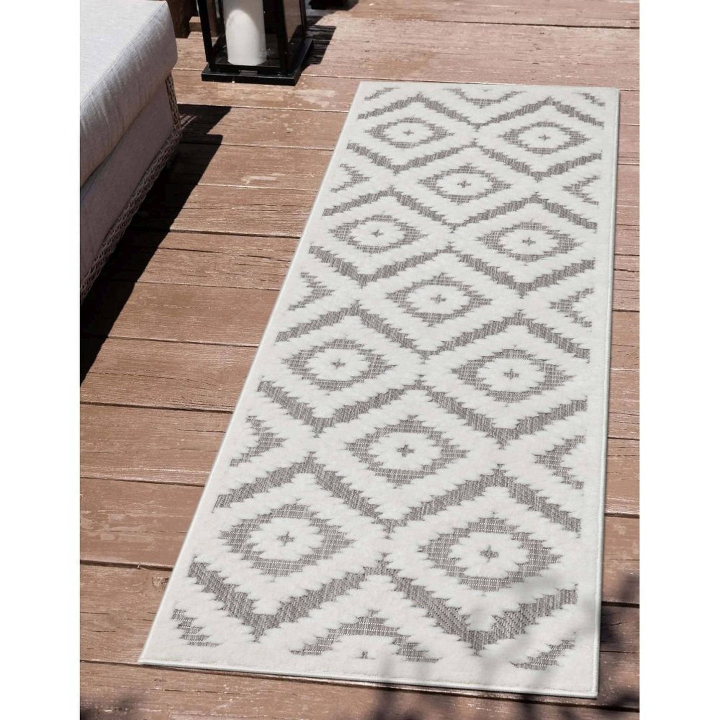 Keiko Tribal Moroccan Indoor/Outdoor Grey High-Low Rug: 7'10" x 10'6"