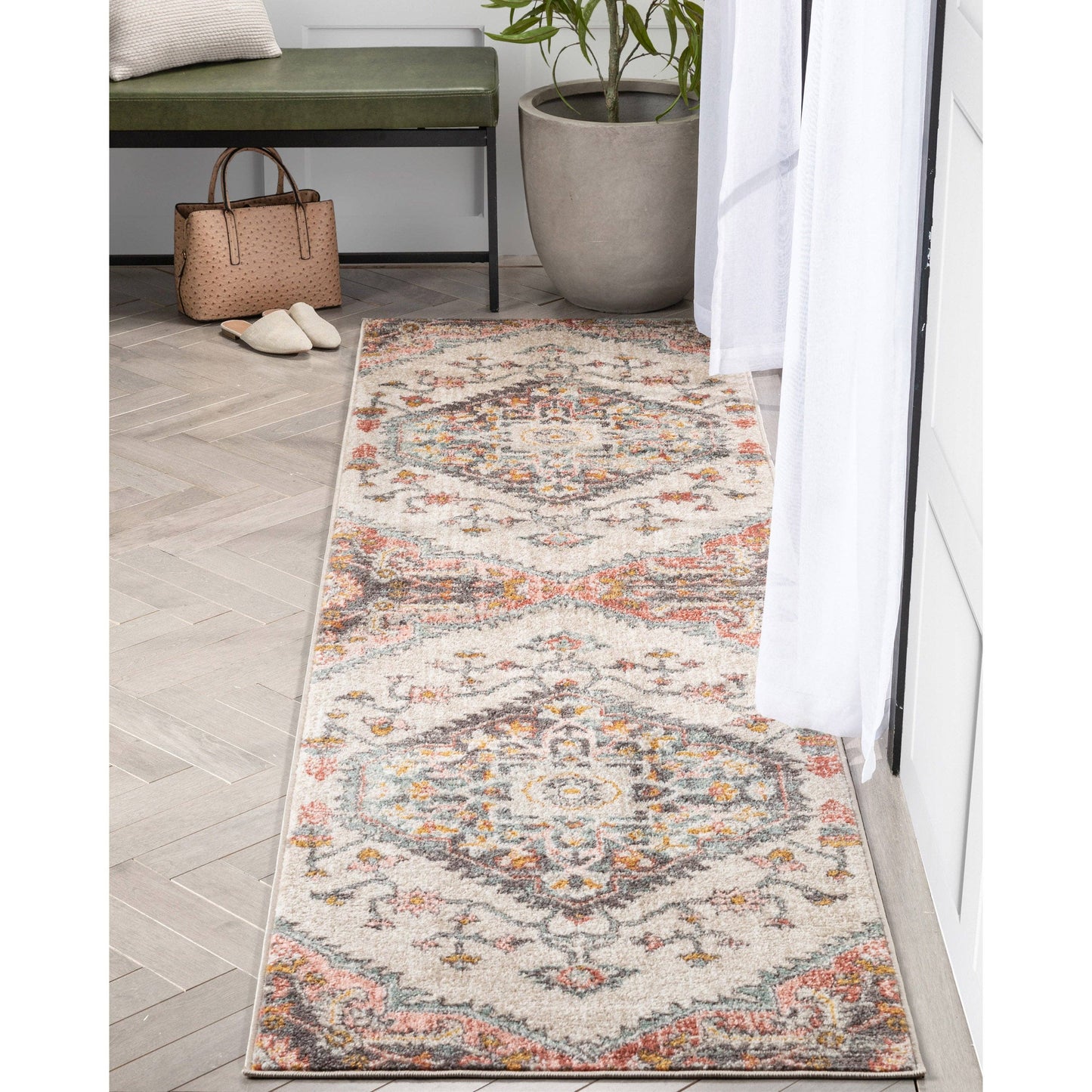 Gwendolyn Blush Bohemian Oriental Medallion Rug: 5'3" x 7'3"