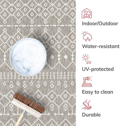 Nord Moroccan Tribal Indoor Outdoor Light Grey Flatweave Rug: 5'3" x 7'3"