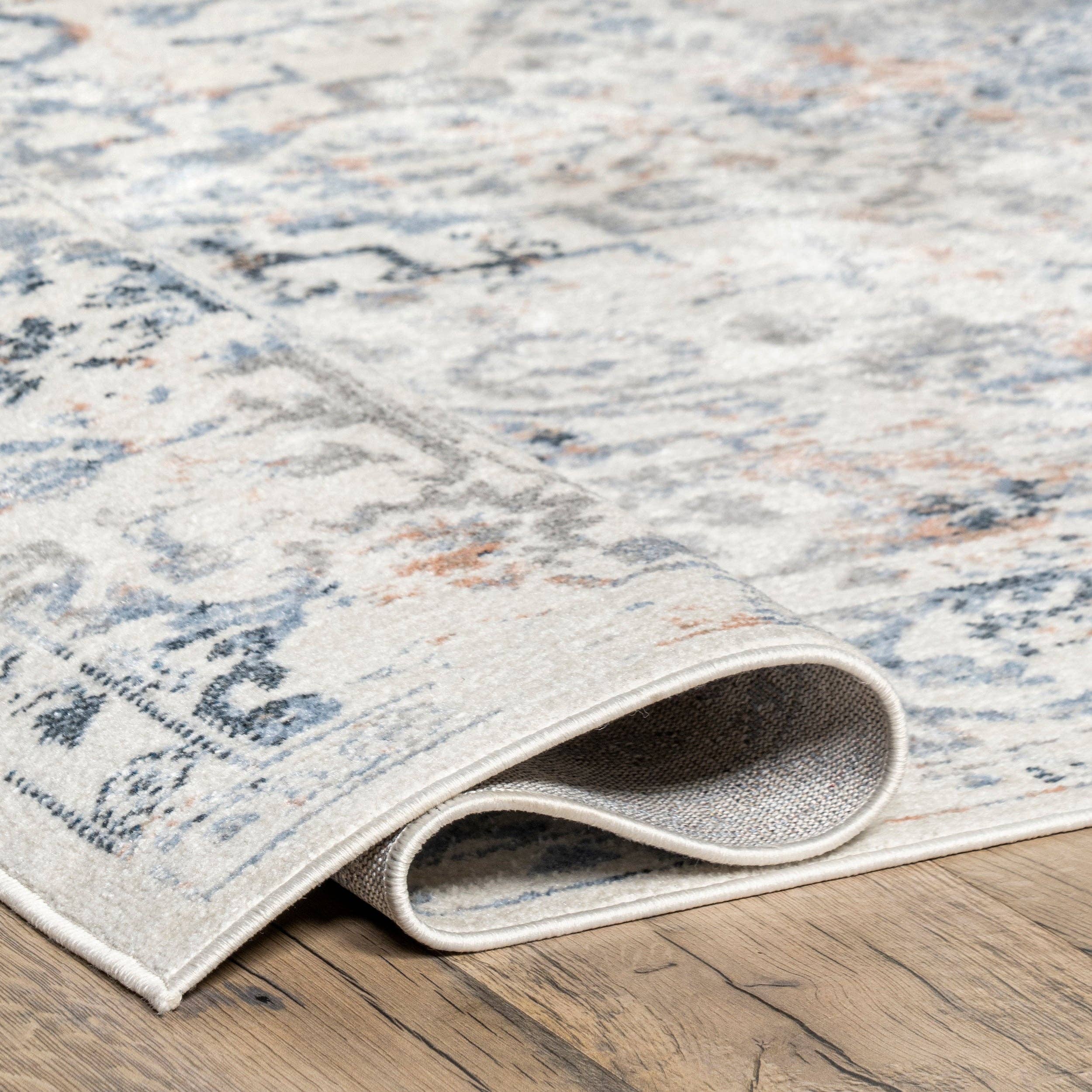 Everlee Faded Persian Machine Washable Area Rug: Beige / Rectangle / 5' 3" x 7' 6"