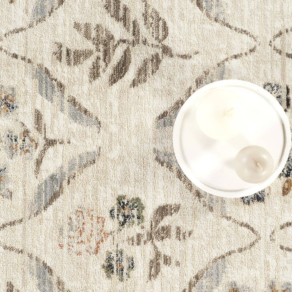 Alara Traditional Cream Vintage Floral Area Rug: 5'3" x 7'10"