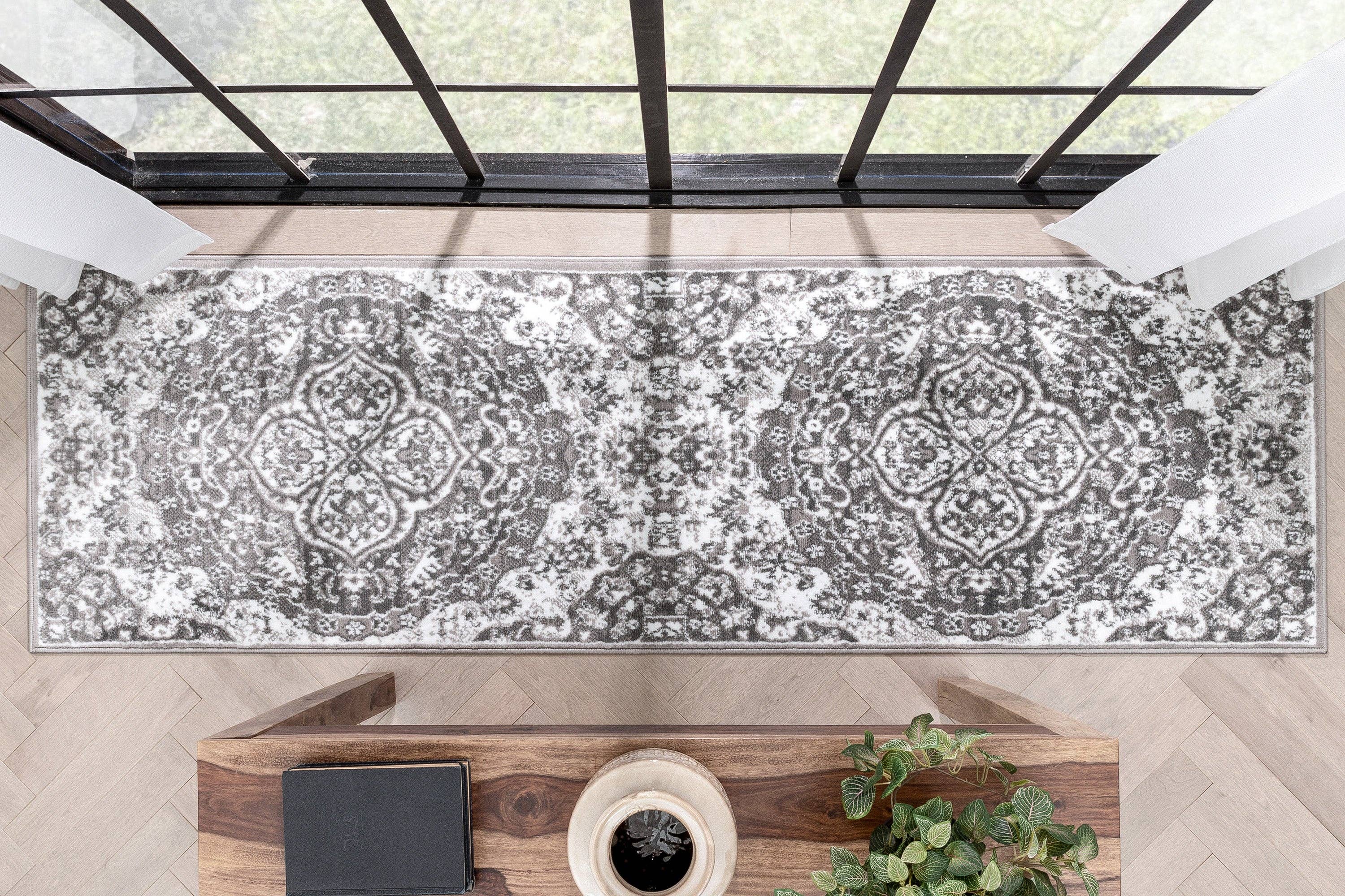 Granada Transitional Oriental Medallion Pattern Grey Rug: 5'3" x 7'3"