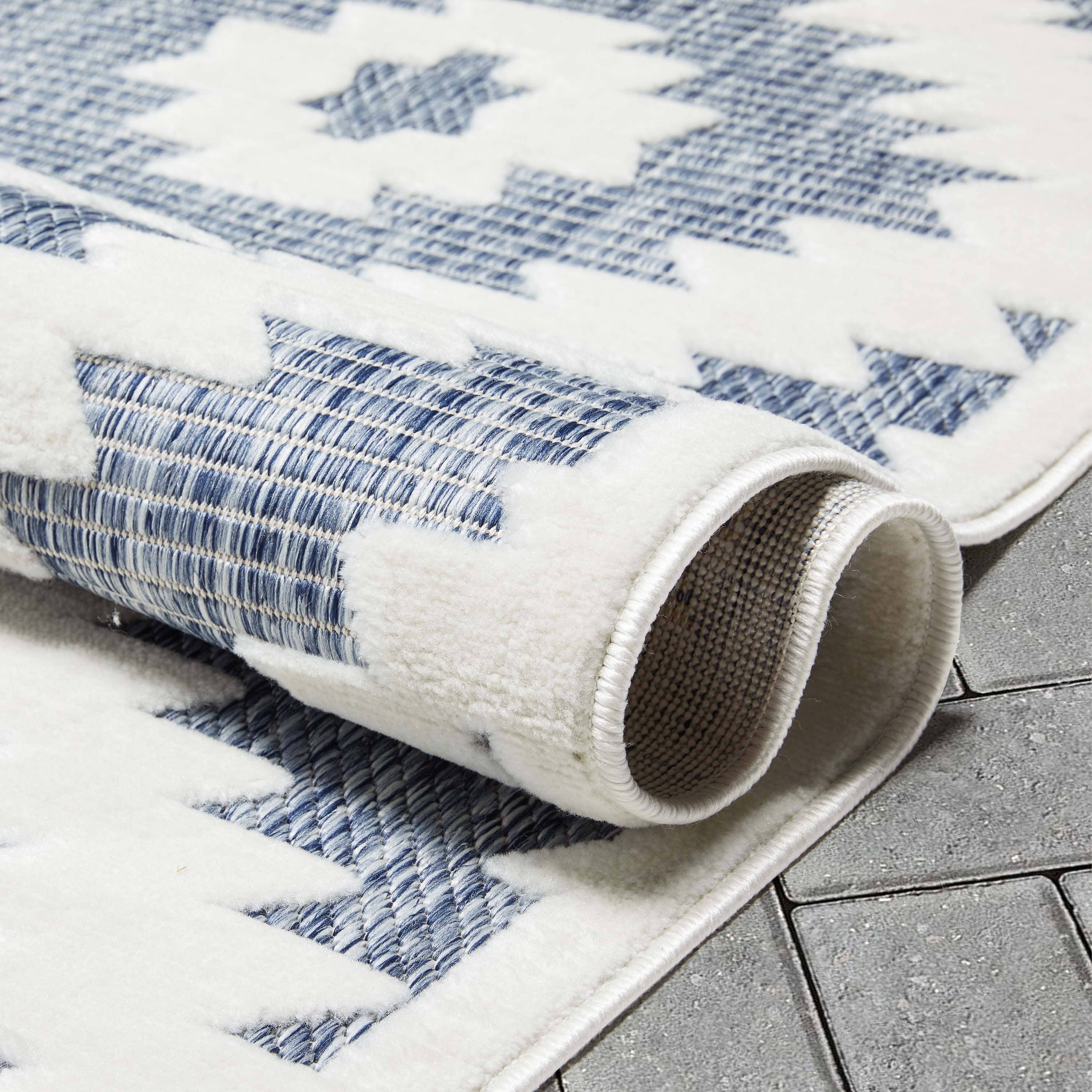 Keiko Tribal Moroccan Indoor/Outdoor Blue High-Low Rug: 5'3" x 7'3"