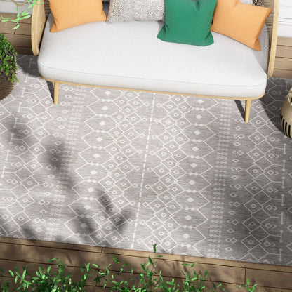 Nord Moroccan Tribal Indoor Outdoor Light Grey Flatweave Rug: 5'3" x 7'3"
