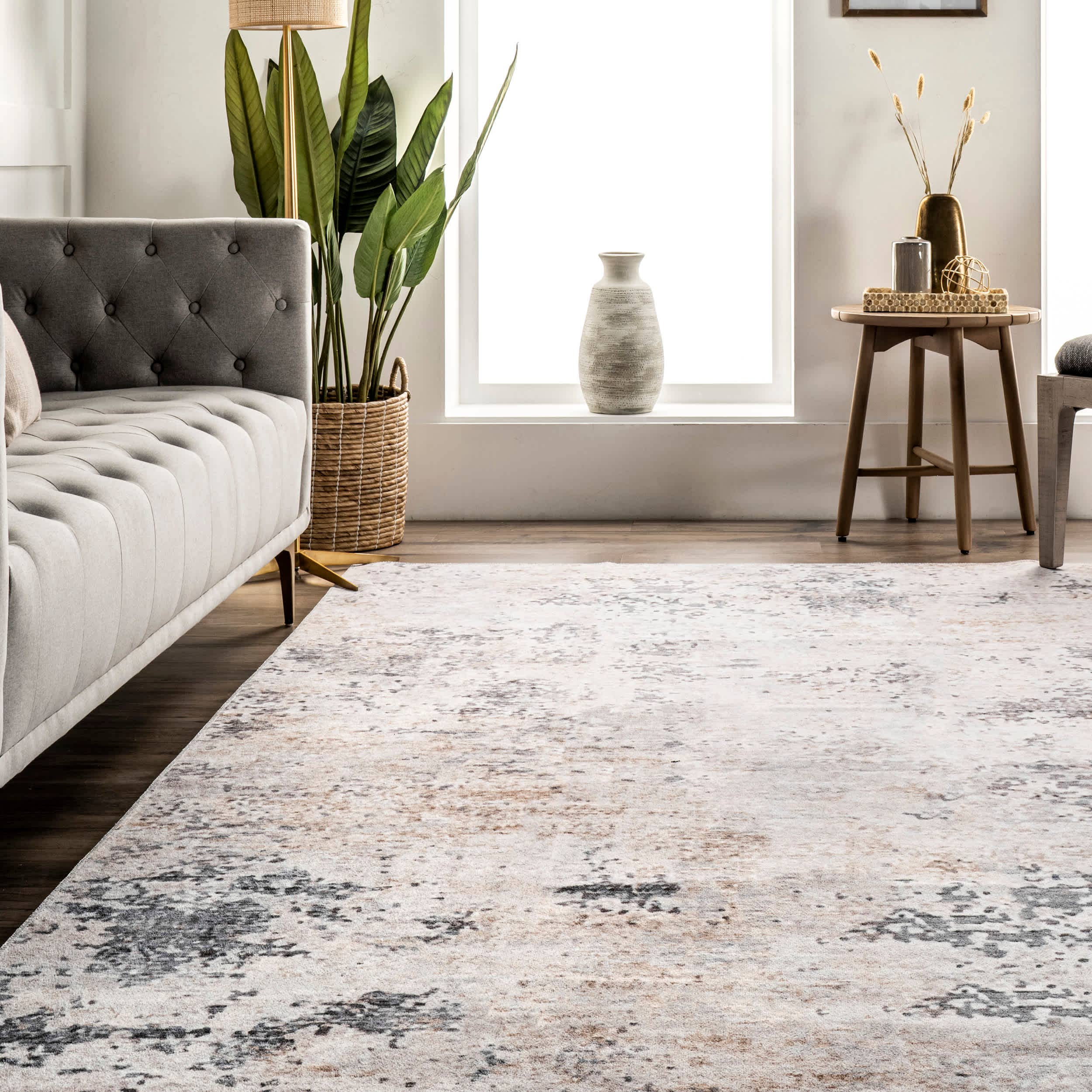 Danae Abstract Machine Washable Area Rug: Ivory / Rectangle / 5' x 8'