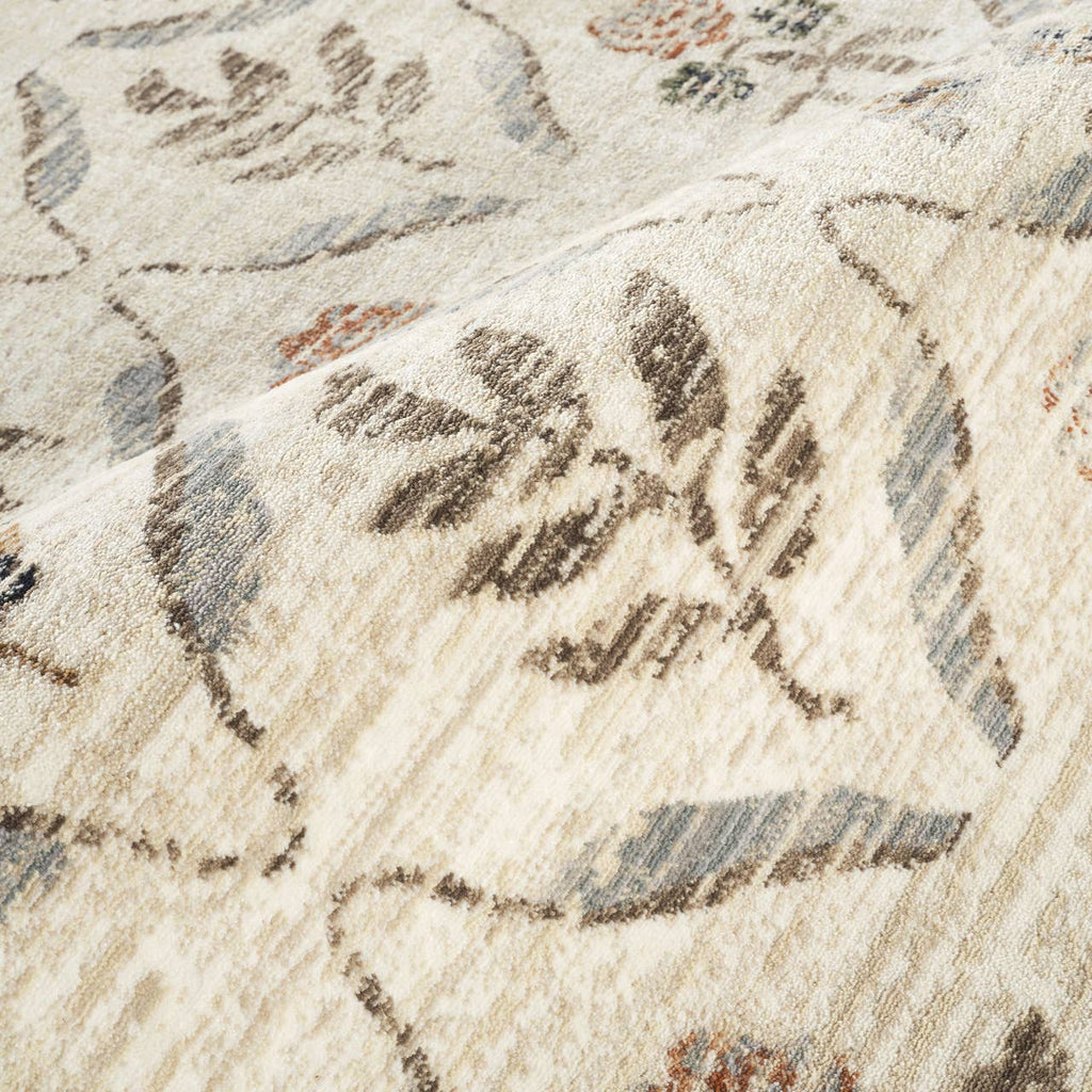 Alara Traditional Cream Vintage Floral Area Rug: 5'3" x 7'10"