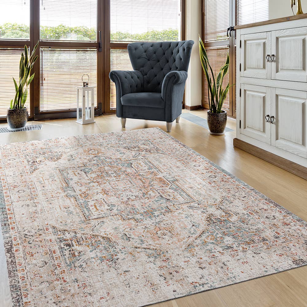 Anica Cream Oriental Indoor/Outdoor Area Rug: 5'3" X 7'10"