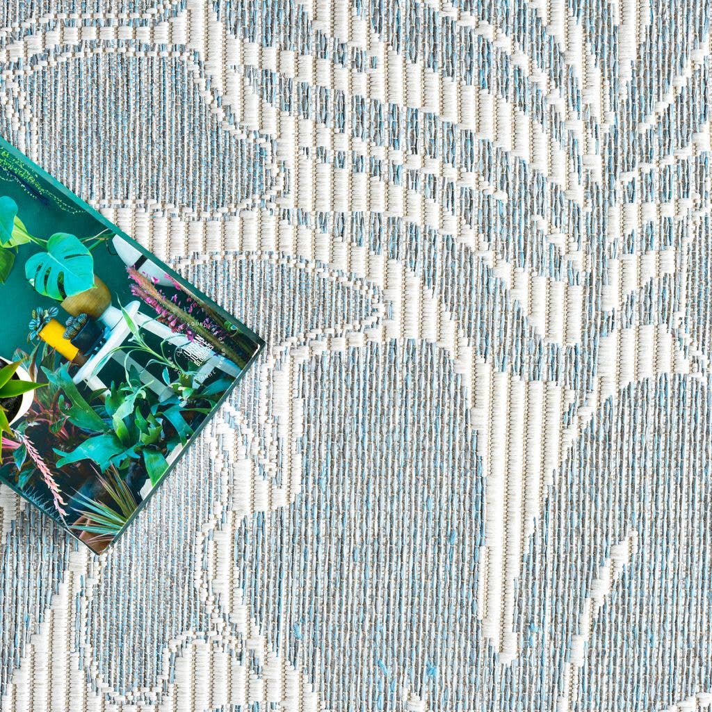 Ocean Blue Tropical Flower Indoor/Outdoor Area Rug: 5'3" x 7'6"