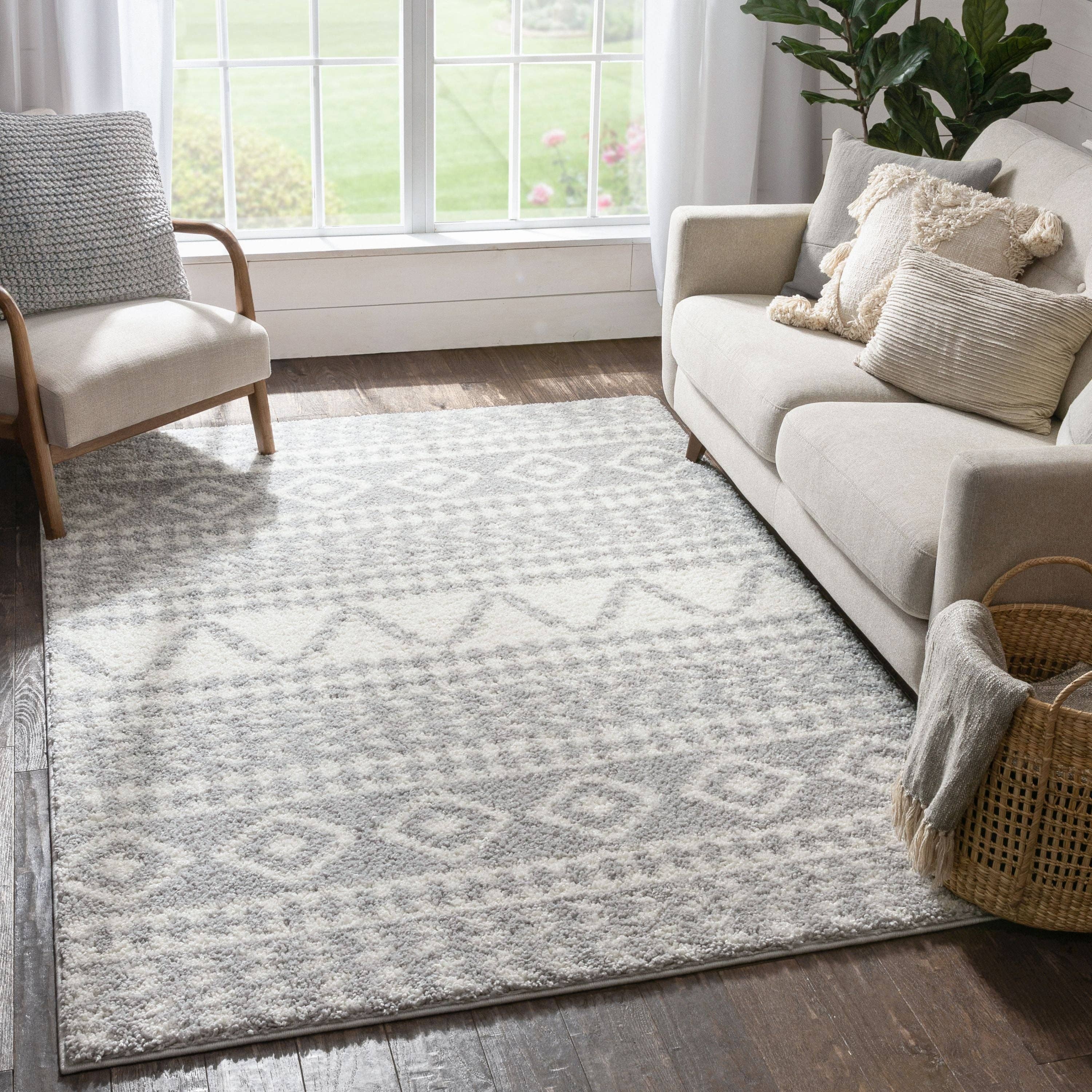 Cossima Tribal Moroccan Grey Shag Rug: 5'3" x 7'3"