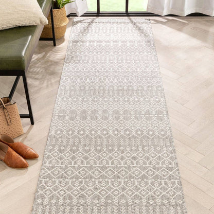 Nord Moroccan Tribal Indoor Outdoor Light Grey Flatweave Rug: 5'3" x 7'3"
