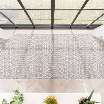 Nord Moroccan Tribal Indoor Outdoor Light Grey Flatweave Rug: 5'3" x 7'3"