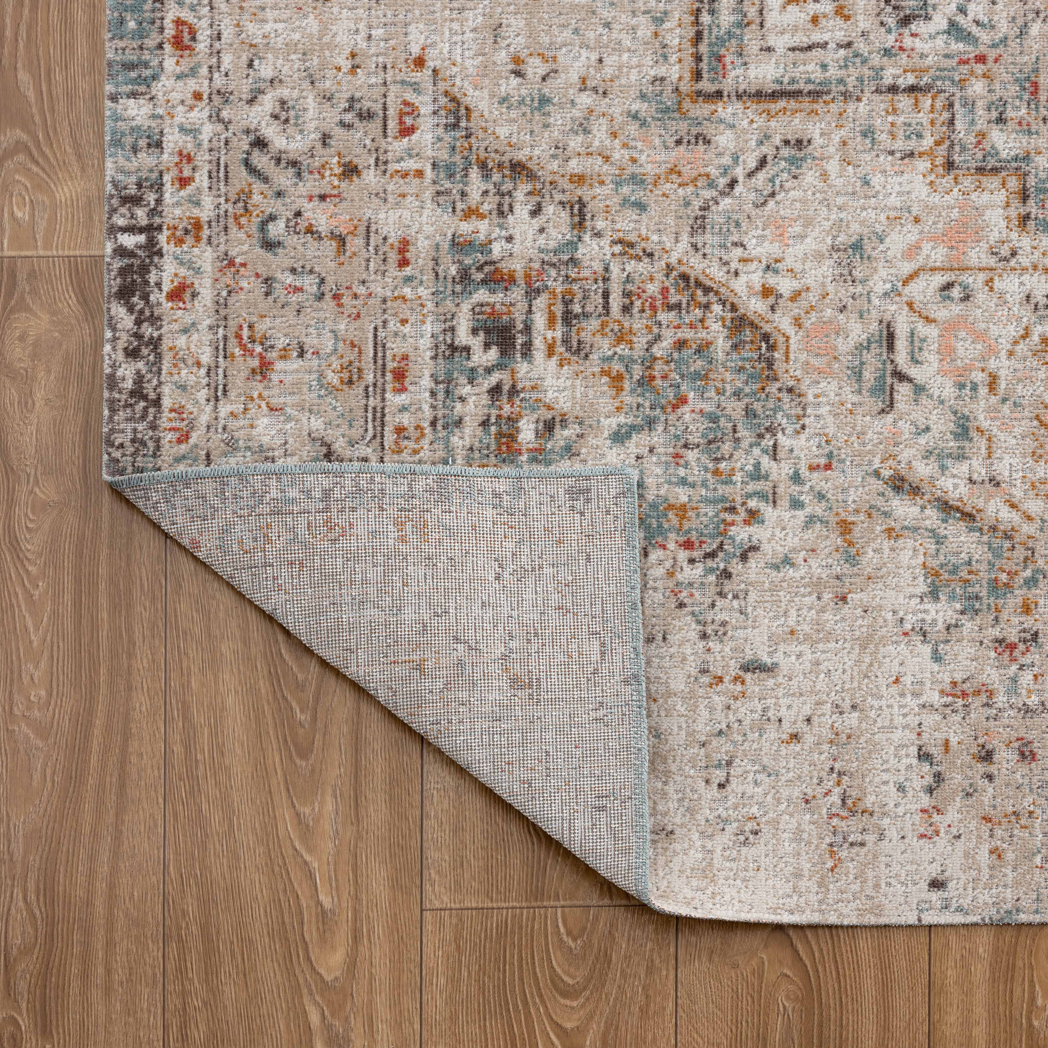 Anica Cream Oriental Indoor/Outdoor Area Rug: 5'3" X 7'10"