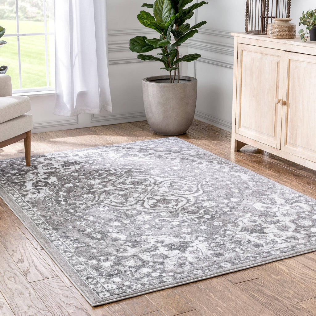 Granada Transitional Oriental Medallion Pattern Grey Rug: 5'3" x 7'3"