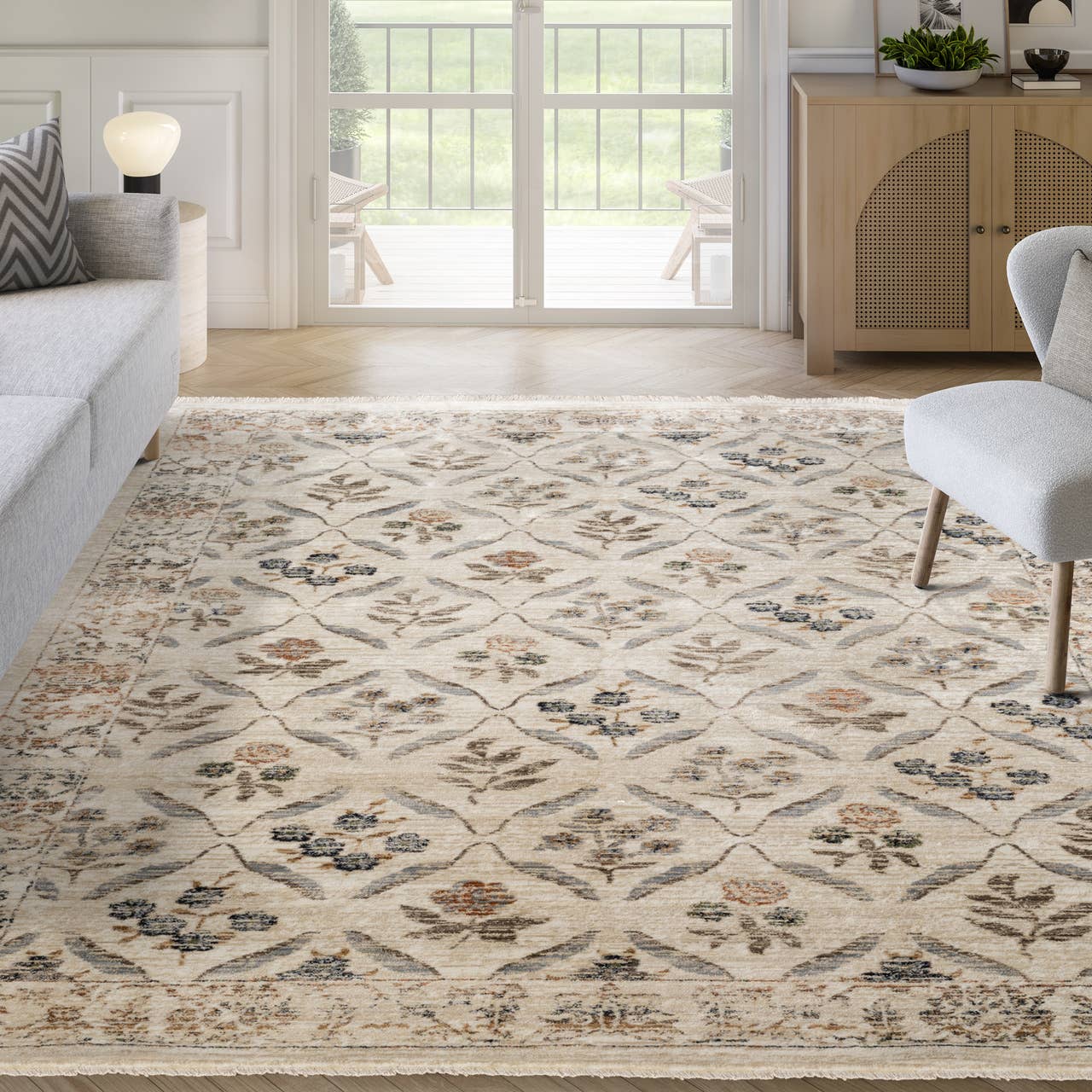 Alara Traditional Cream Vintage Floral Area Rug: 5'3" x 7'10"