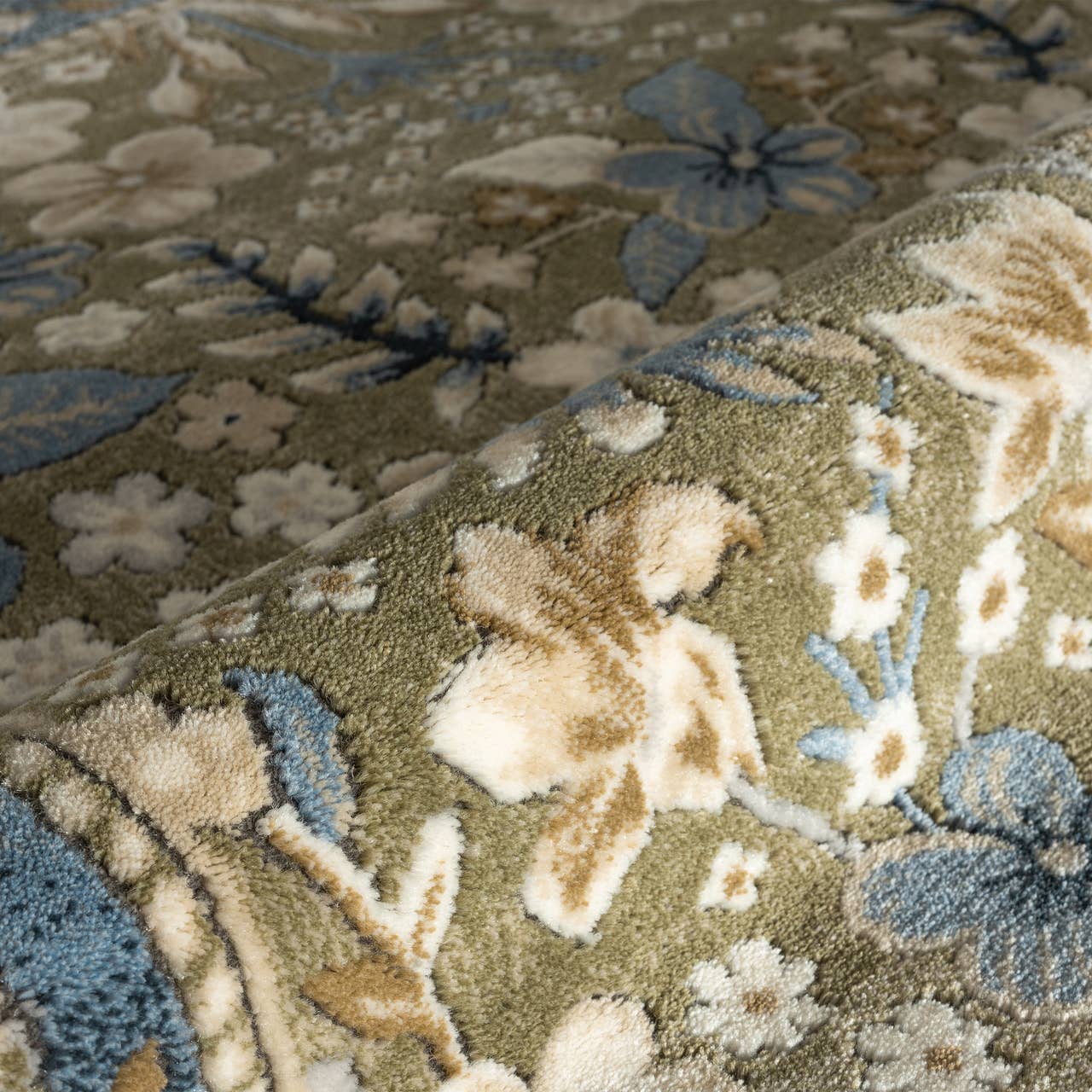 Savoy Traditional Blue Beige Botanical Floral Vintage Rug: 5'3" x 7'6"