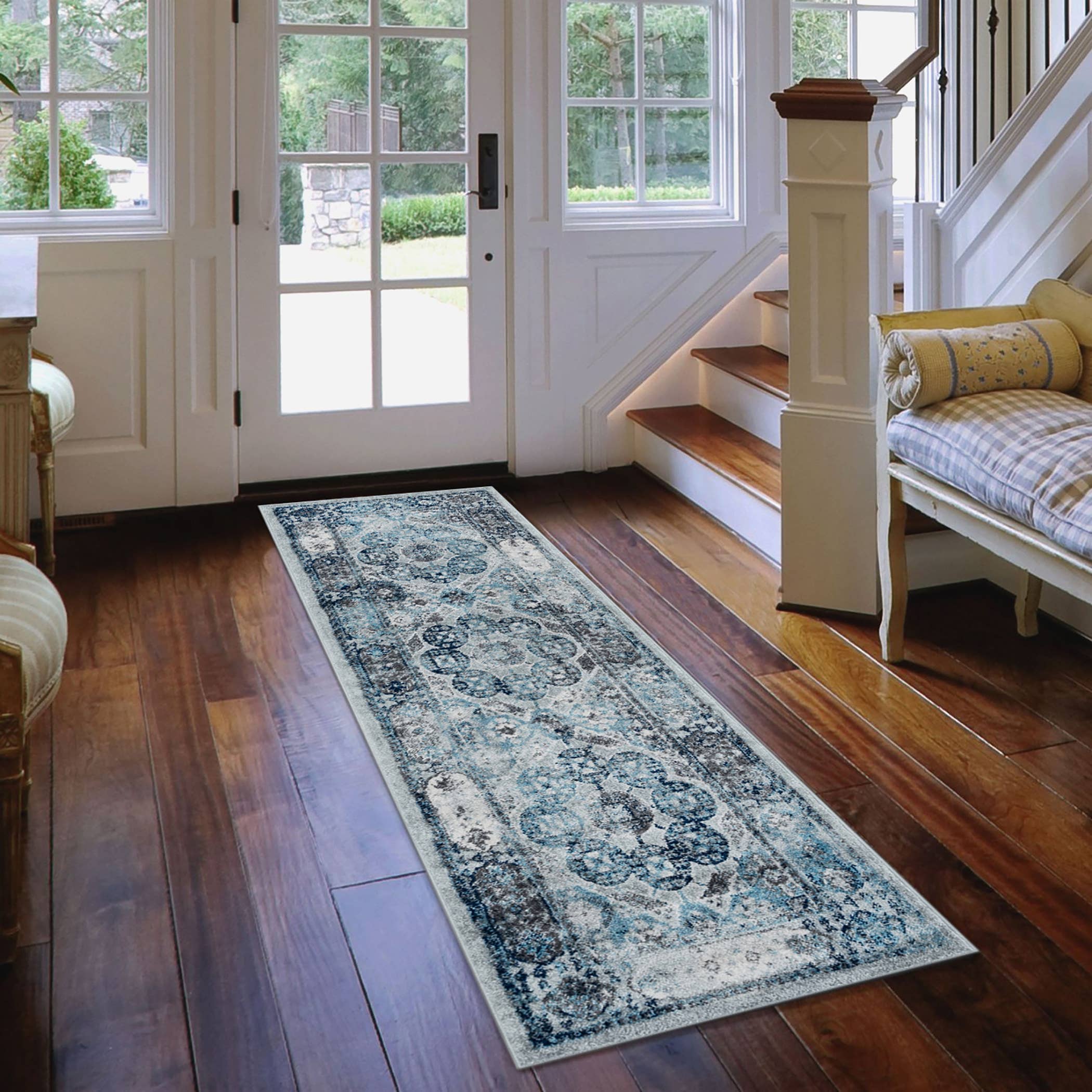 Alexandria Loftus Gray Bordered Area Rug: 5'1" x 7'6"