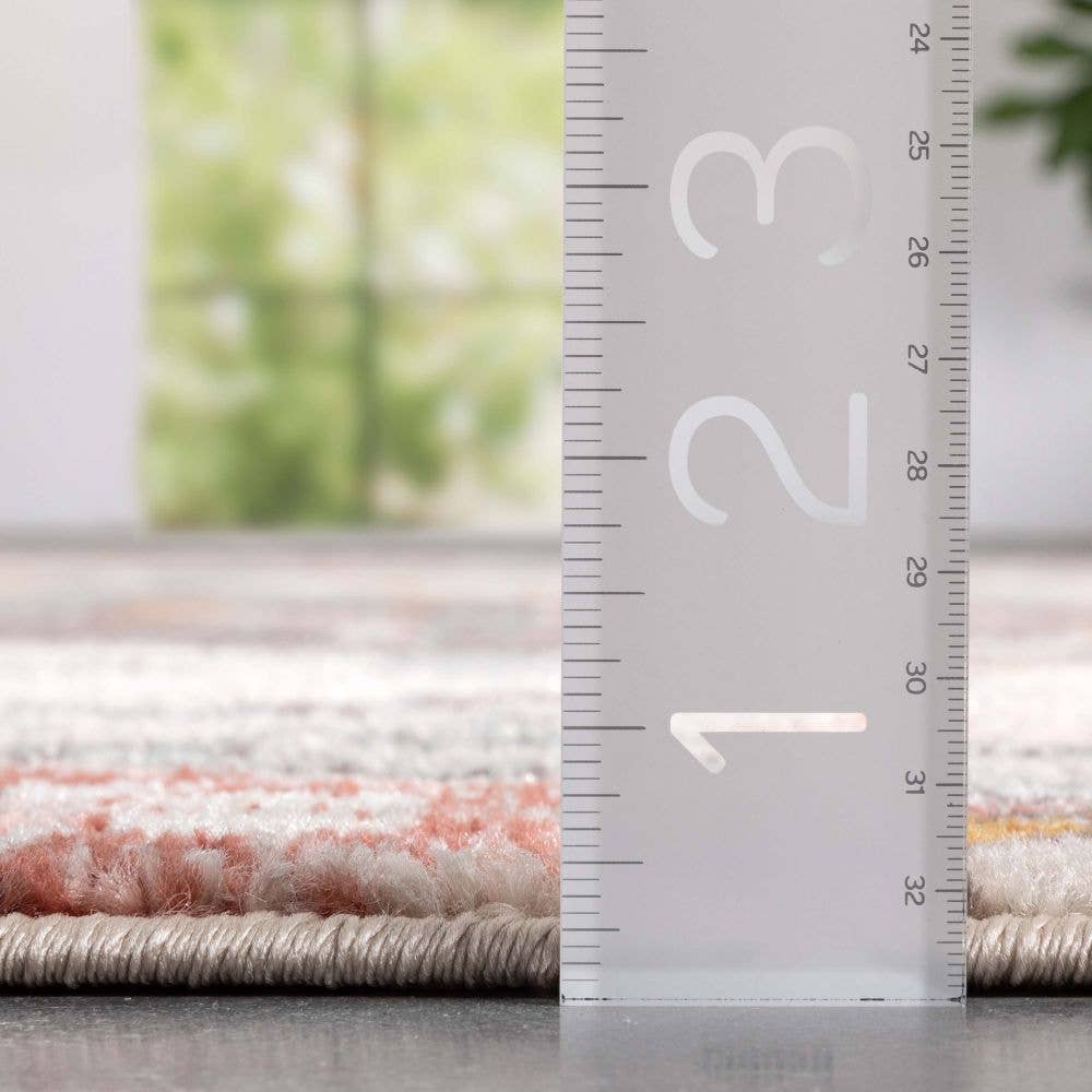 Gwendolyn Blush Bohemian Oriental Medallion Rug: 7'10" x 9'10"