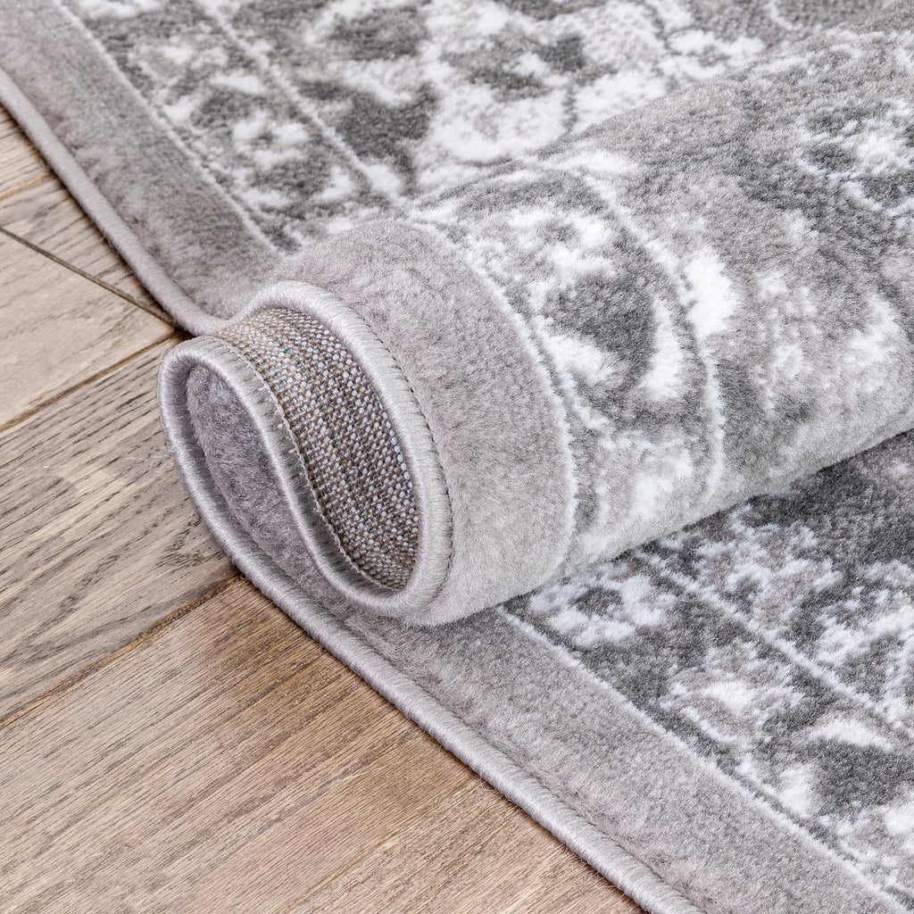 Granada Transitional Oriental Medallion Pattern Grey Rug: 5'3" x 7'3"