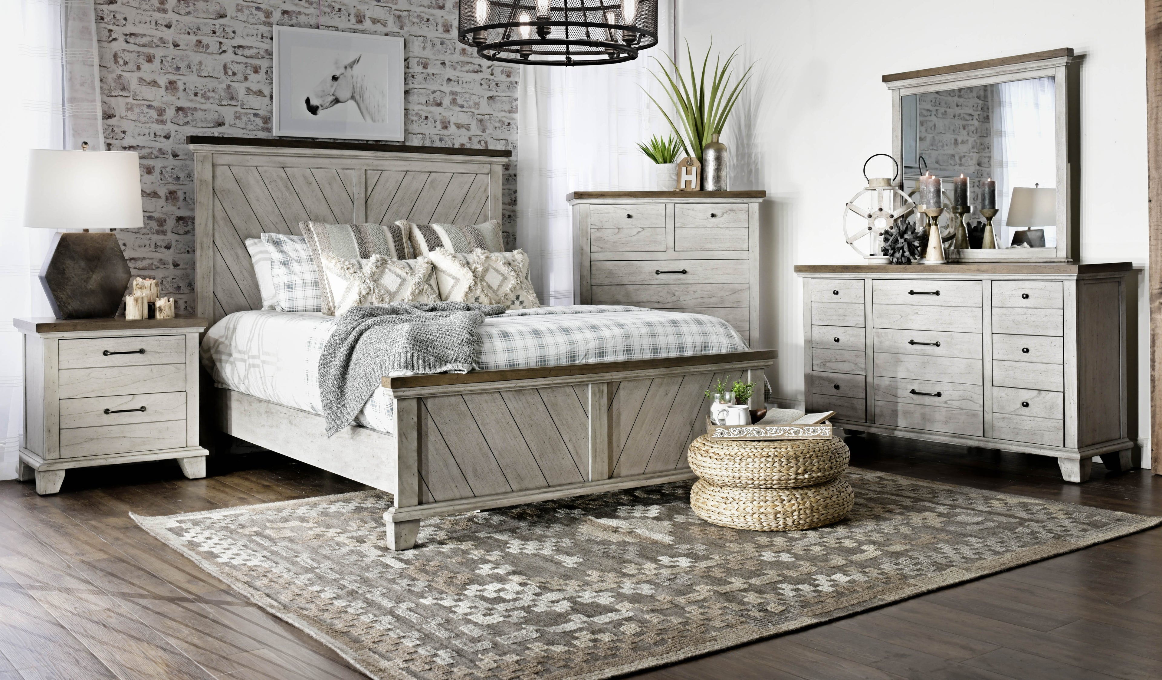 Bear Creek Farmhouse King Size Bedroom Collection