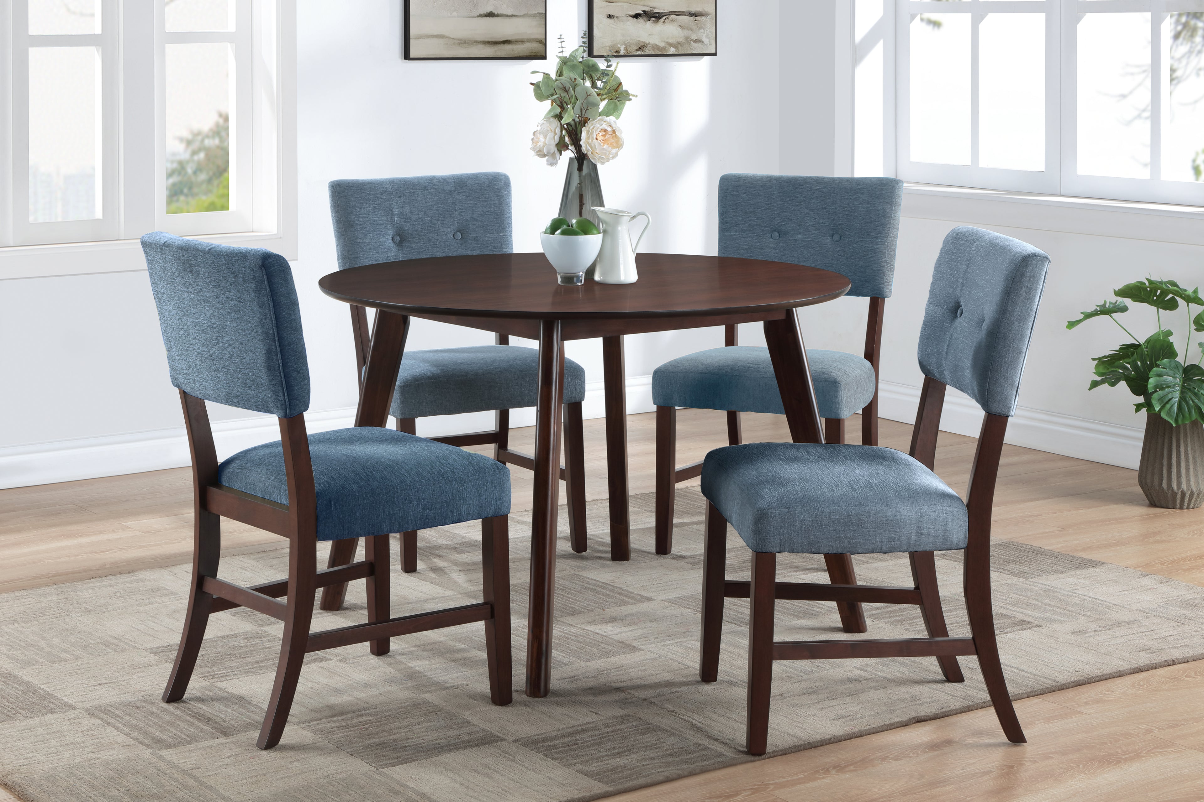 Tioga 47" Round Dining Table and 4 Blue Chairs