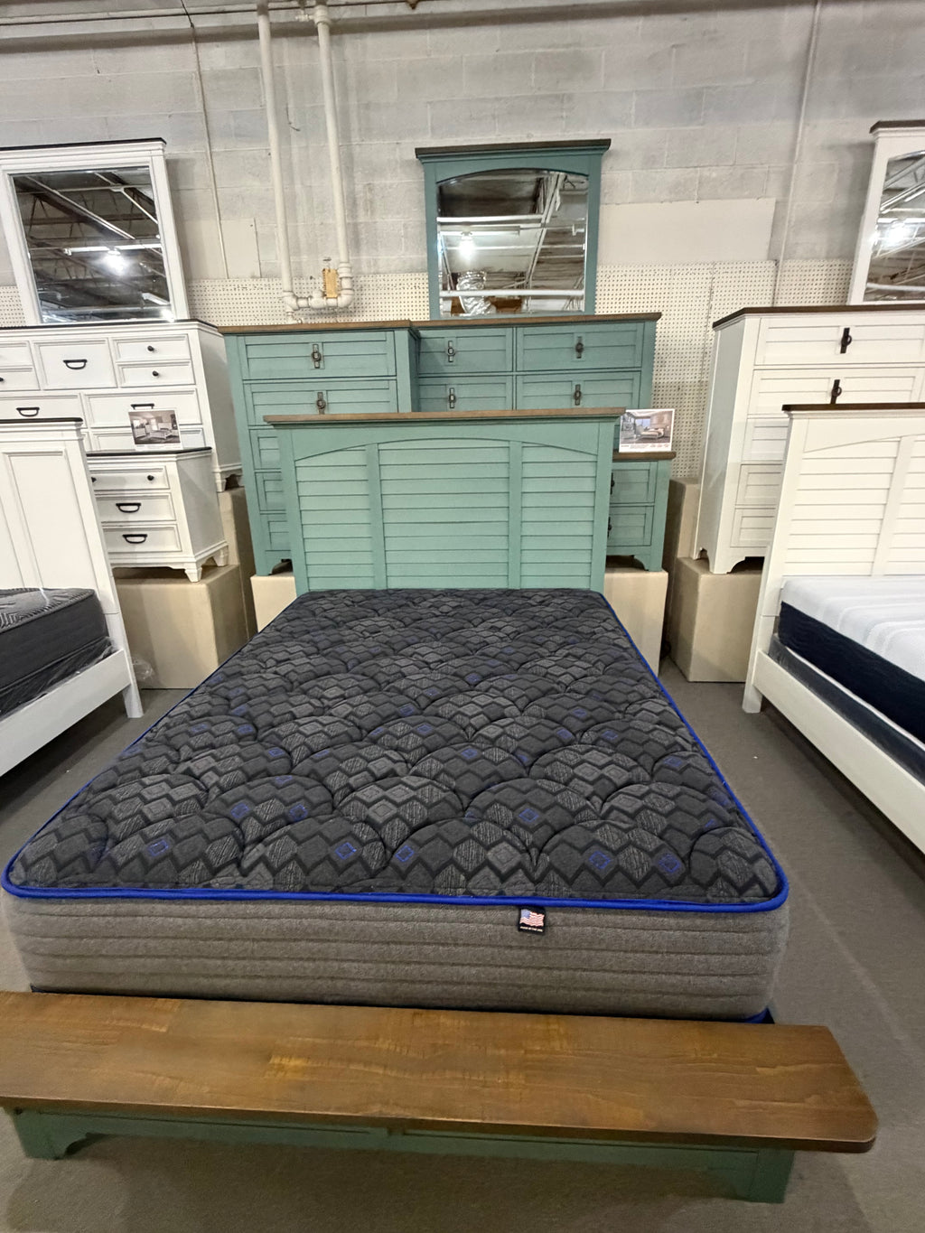 Robins Egg Teal Farmhouse Two Tone Bedroom Set in Queen Size