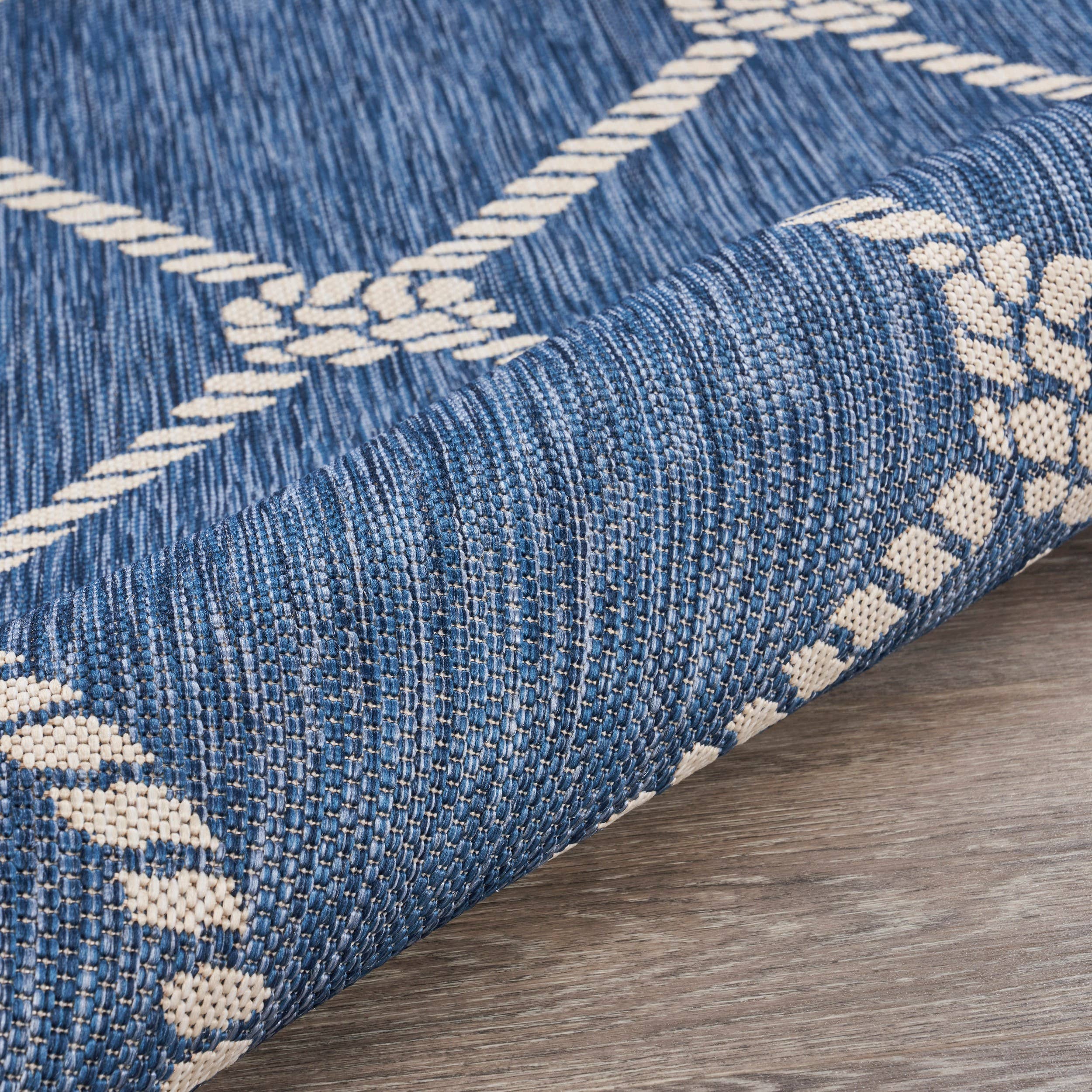 Samantha Nautical Knot Navy/White Indoor/Outdoor Area Rug: 5'3" x 7'