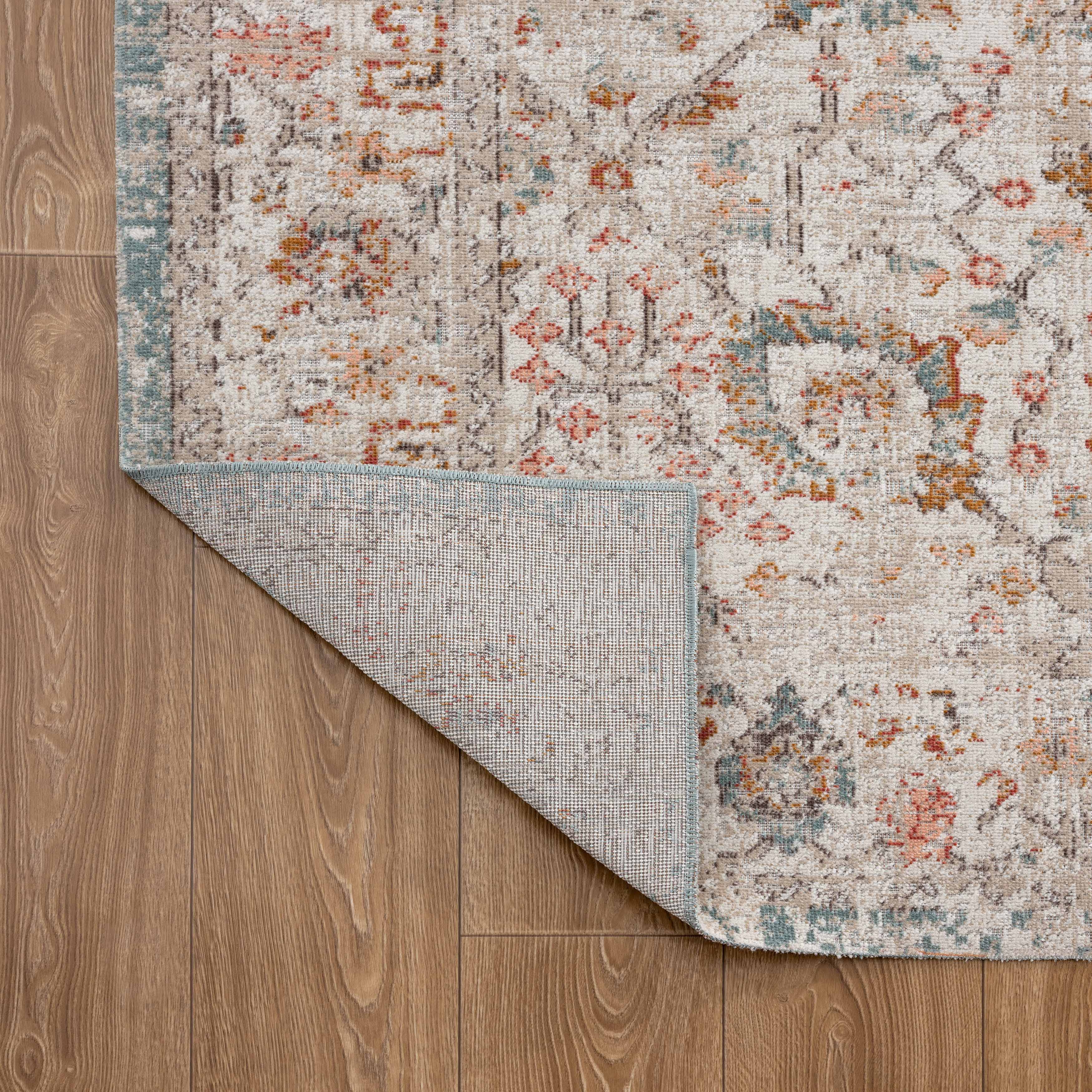 Anica Beige Traditional Floral Indoor/ Outdoor Area Rug: 5'3" X 7'10"