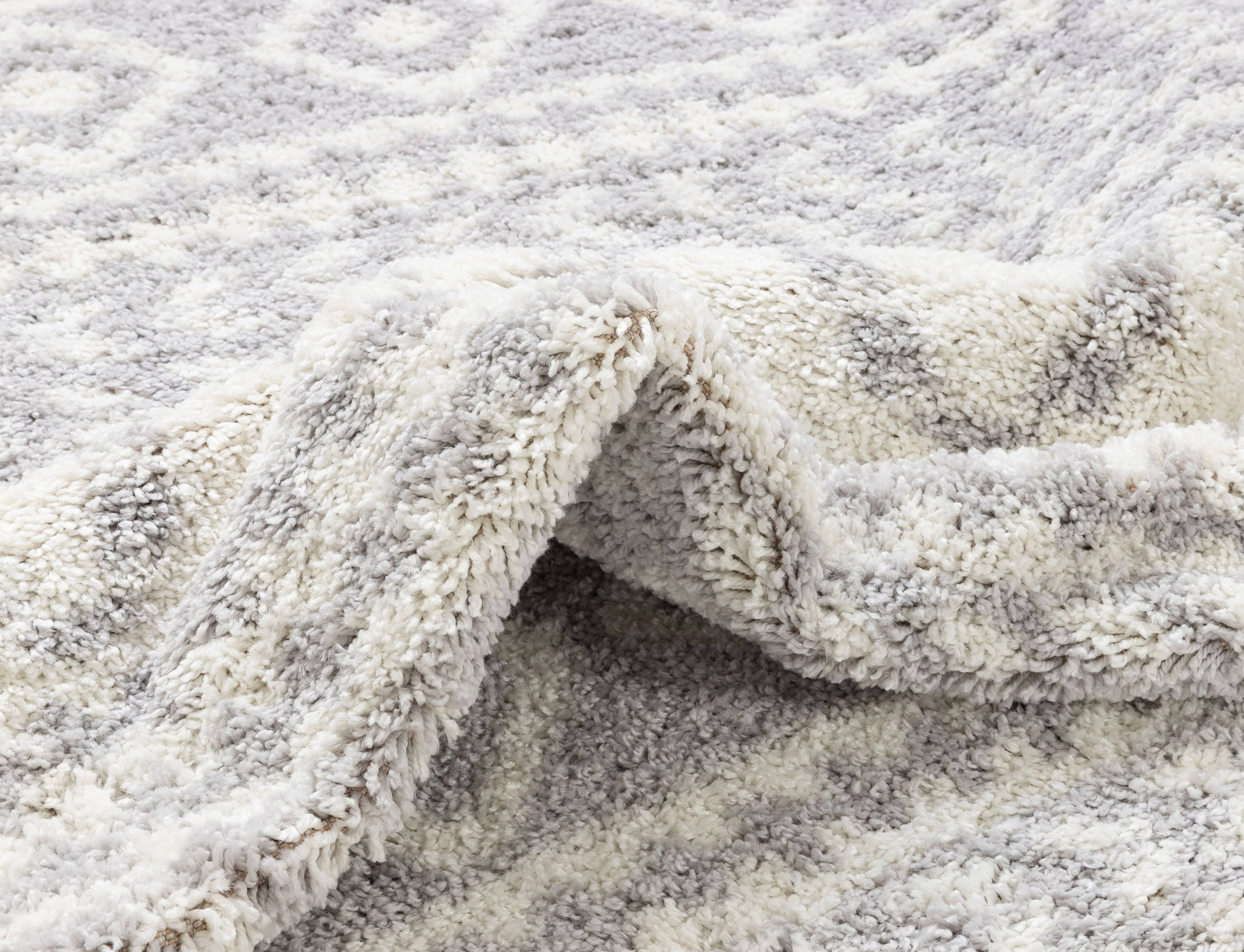 Cossima Tribal Moroccan Grey Shag Rug: 5'3" x 7'3"