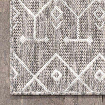 Nord Moroccan Tribal Indoor Outdoor Light Grey Flatweave Rug: 5'3" x 7'3"