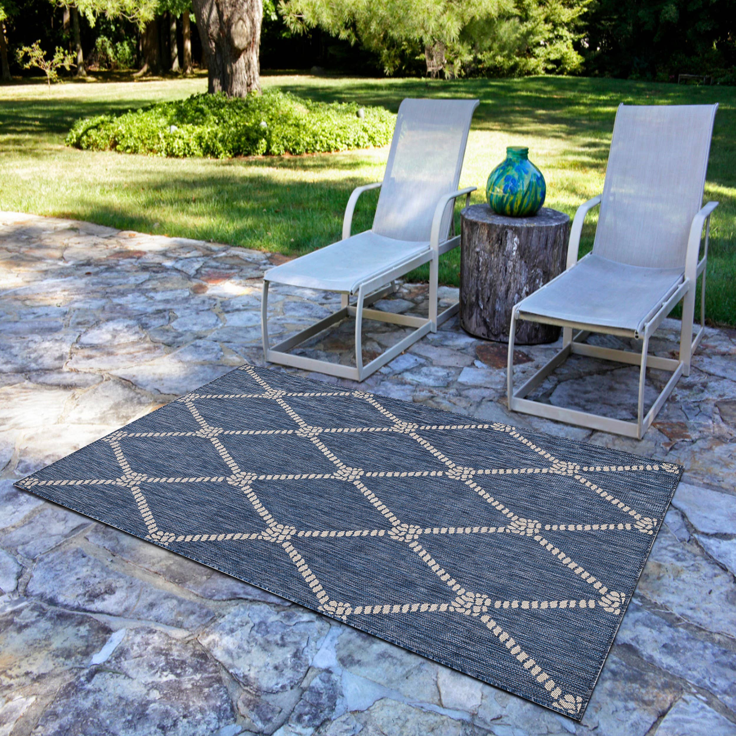 Samantha Nautical Knot Navy/White Indoor/Outdoor Area Rug: 5'3" x 7'