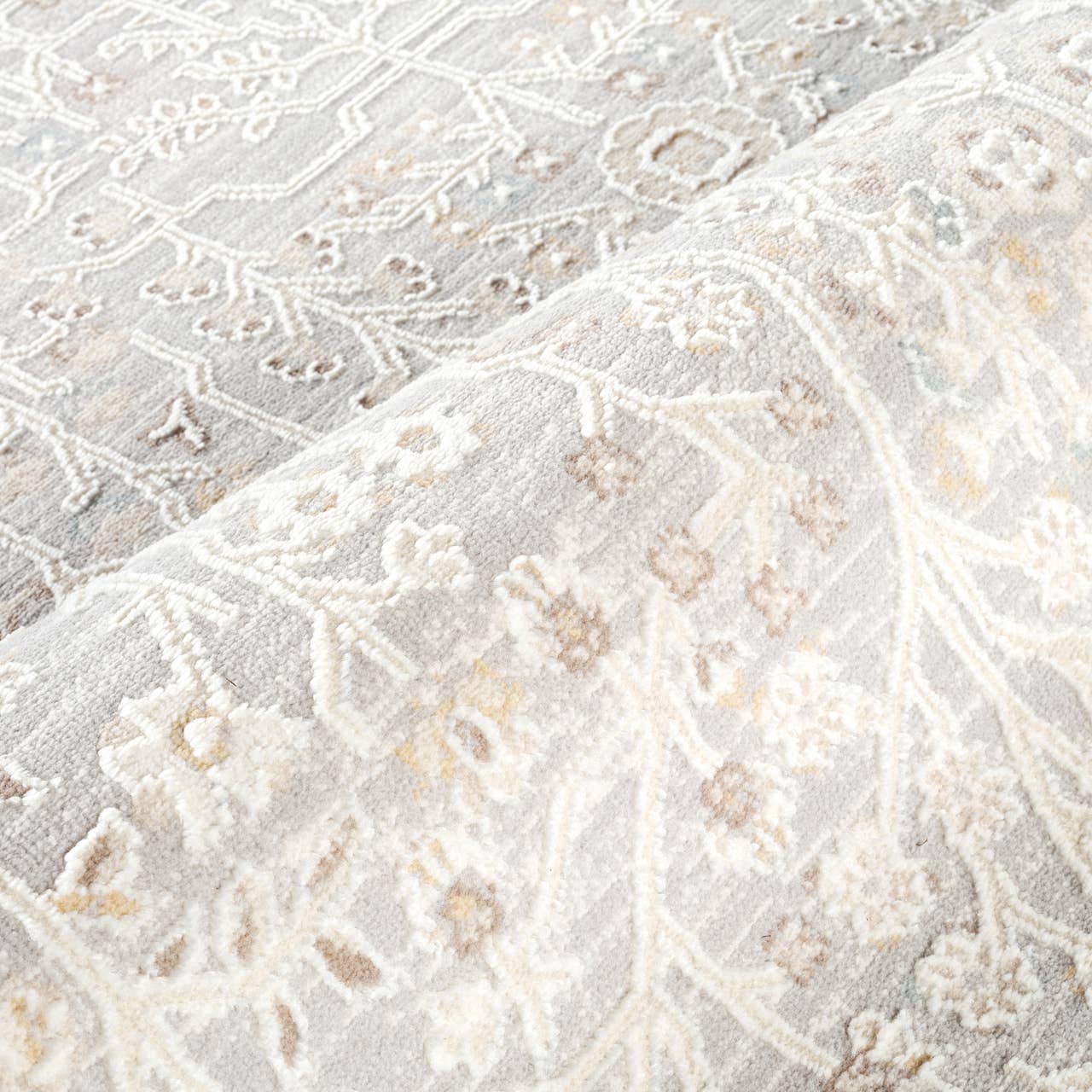 Vera Light Grey Cream Vintage Floral Botanical Rug: 5'3" x 7'6"