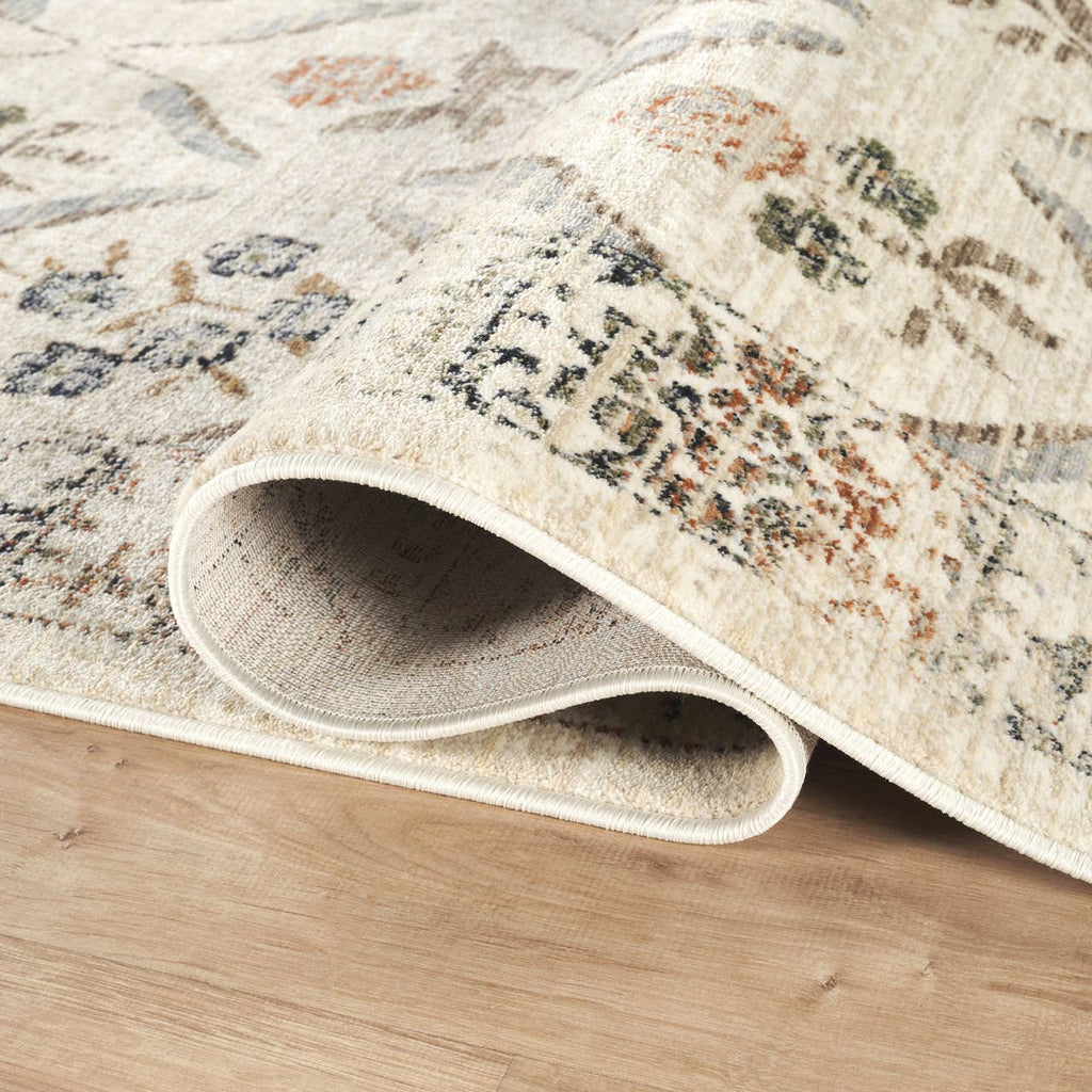 Alara Traditional Cream Vintage Floral Area Rug: 5'3" x 7'10"