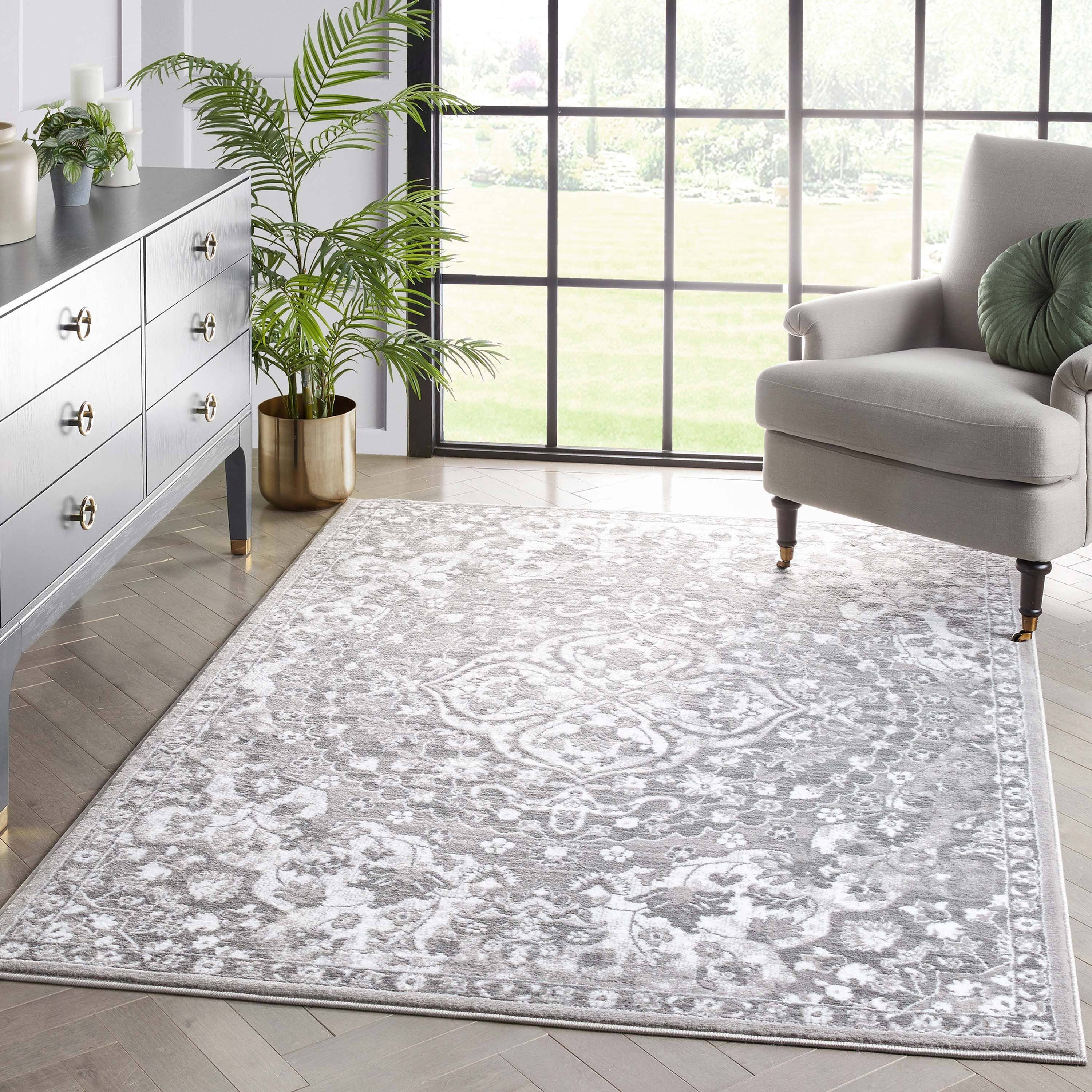 Granada Transitional Oriental Medallion Pattern Grey Rug: 5'3" x 7'3"